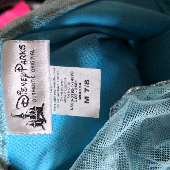 Disney Elsa Costume - Picture 5 of 6